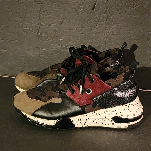 Steve Madden Cliff Multicolor Printed Mixed Media Sneakers Womens Size 9 - Picture 4 of 8